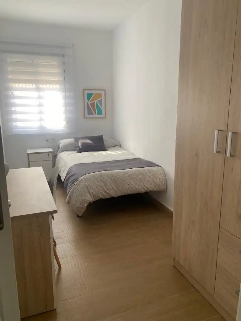 Habitación de Piso de alquiler en Melilla con Amueblado