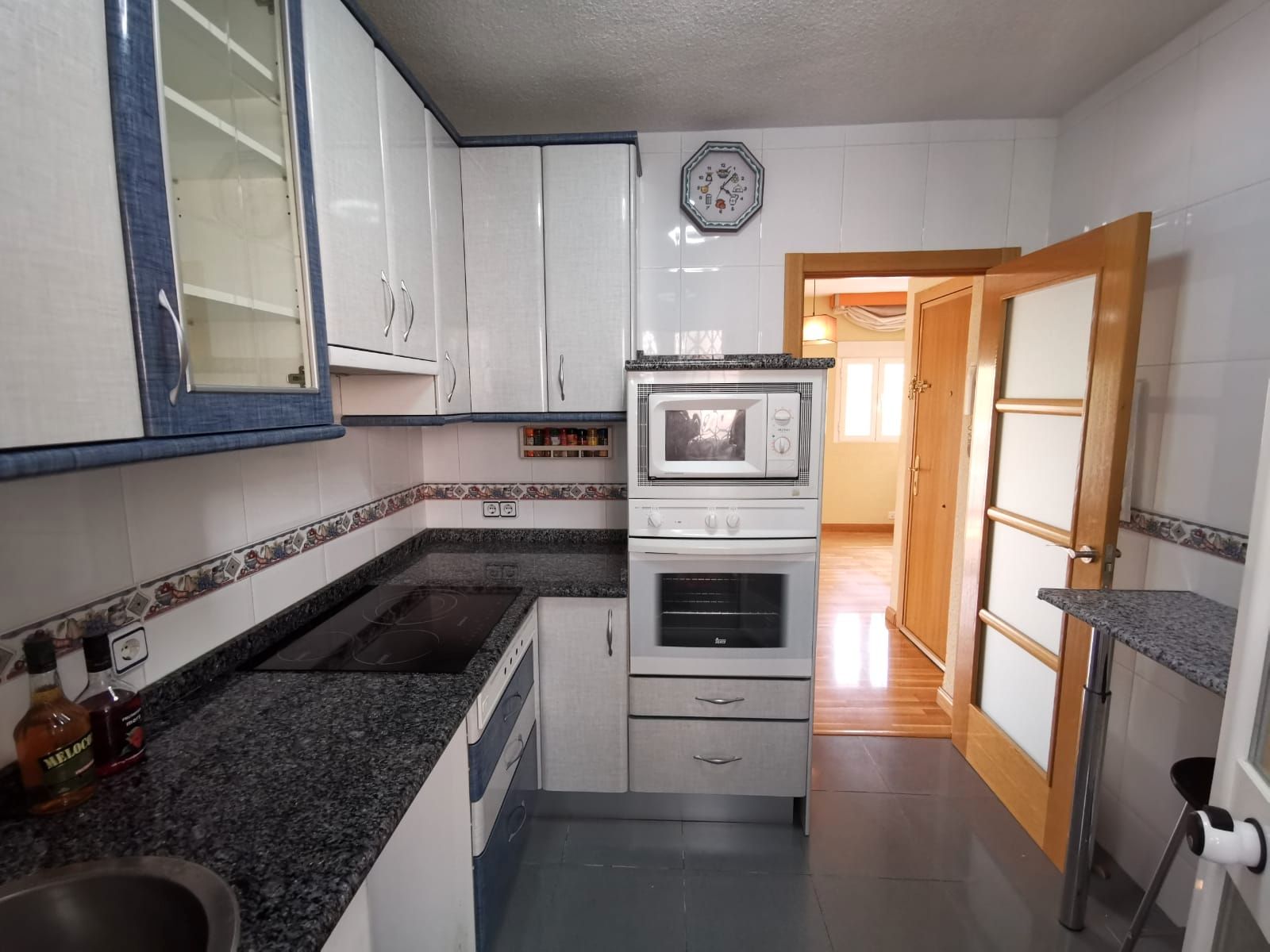 Kitchen of Flat for sale in  Madrid Capital  with Air Conditioner, Parquet flooring and Terrace