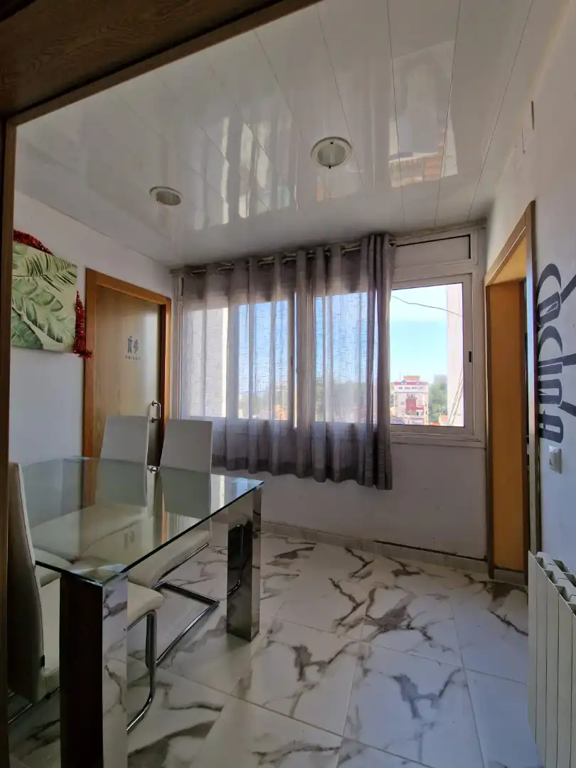 Comedor de Piso en venta en Badalona con Trastero, Horno y Balcón