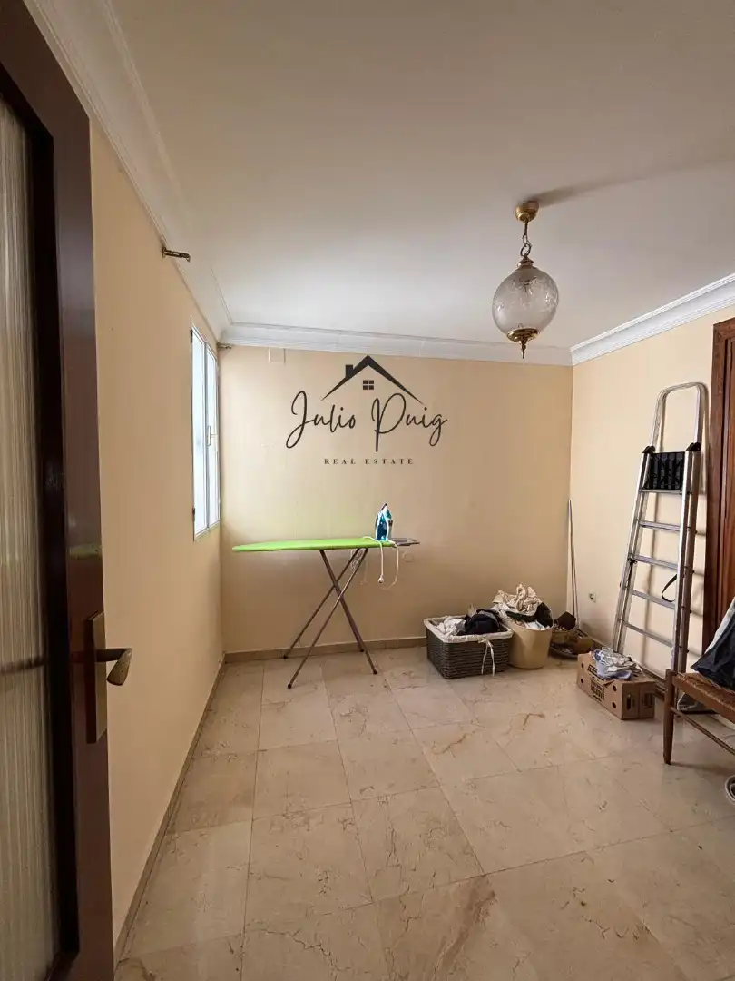 Exterior view of Flat for sale in Sevilla  with Air Conditioner, Terrace and Storage room