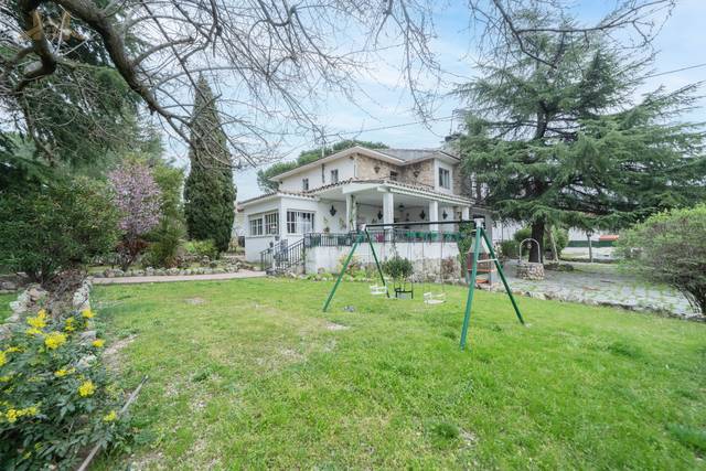 Casa-chalet en Venta en Polideportivo Colonia