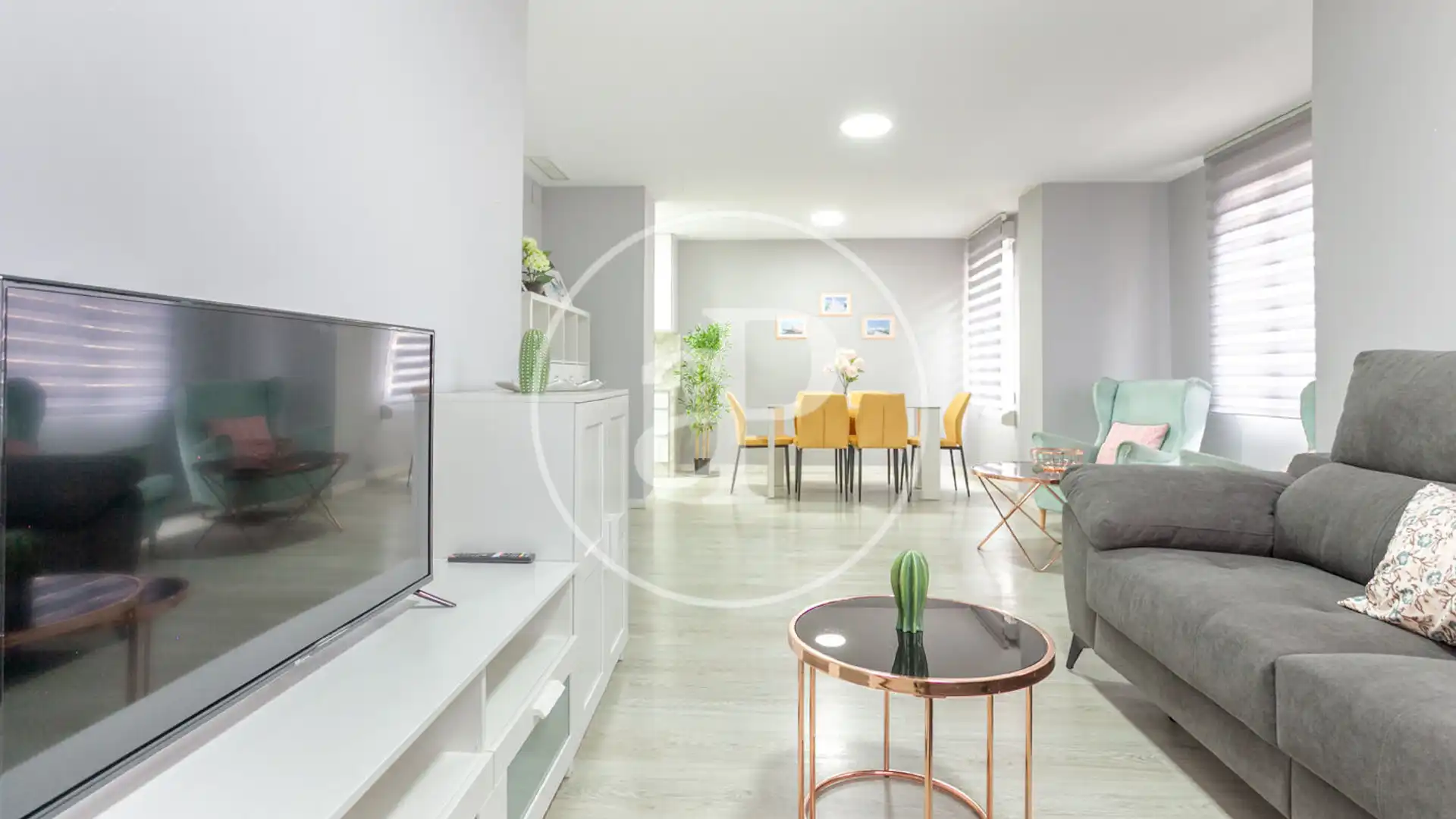 Sala de estar de Piso de alquiler en  Valencia Capital con Aire acondicionado, Calefacción y Amueblado