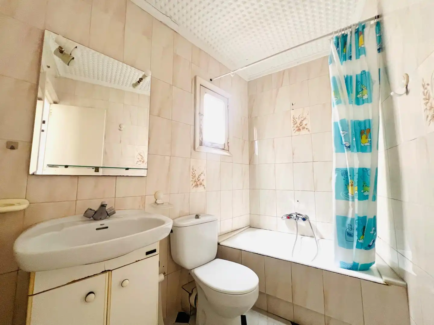 Baño de Piso en venta en Elche / Elx con Aire acondicionado y Amueblado