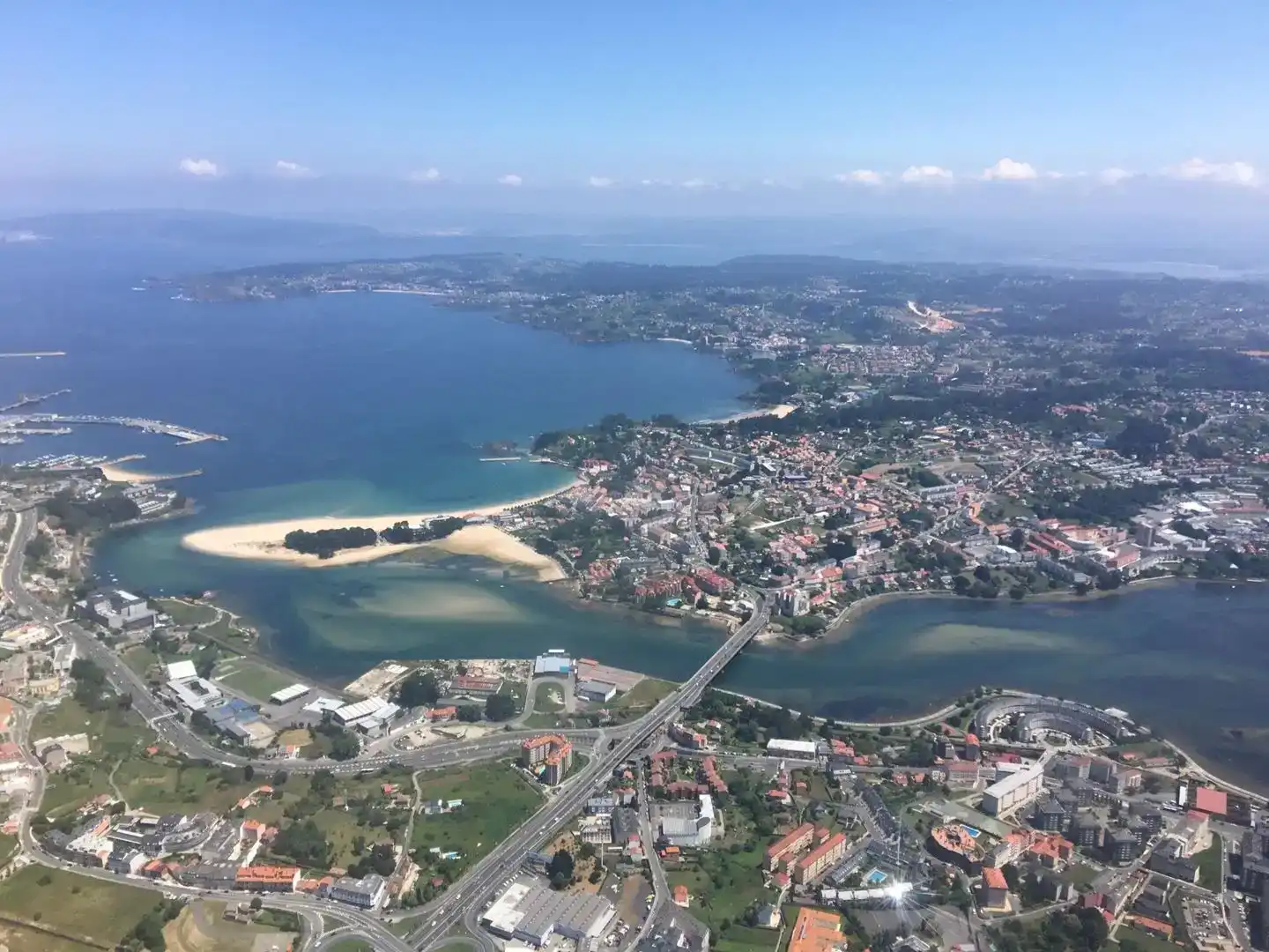 Vista exterior de Pis en venda en A Coruña Capital  amb Jardí privat, Parquet i Piscina