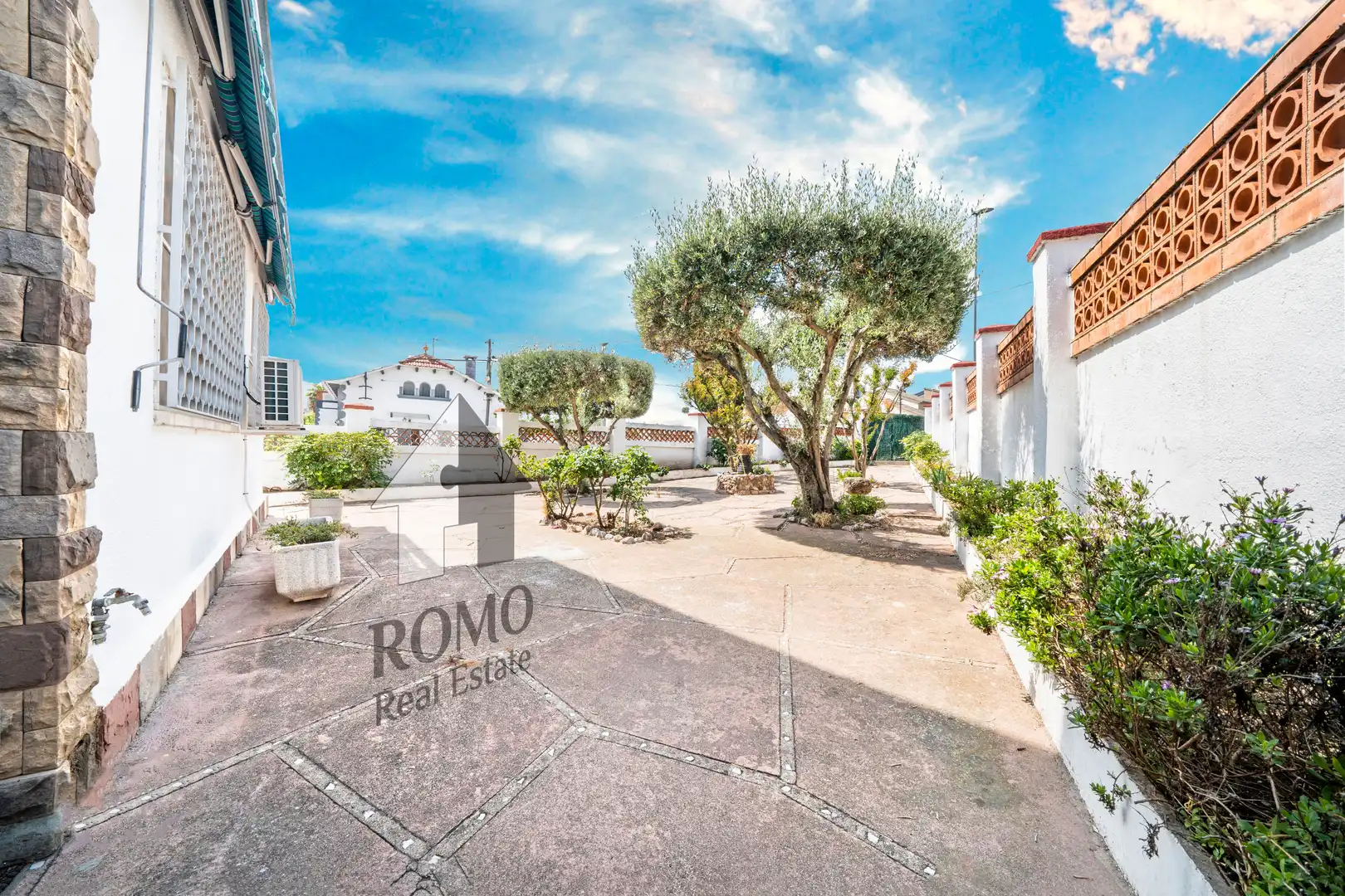 Vista exterior de Casa o chalet en venta en Santa Perpètua de Mogoda con Aire acondicionado, Calefacción y Jardín privado