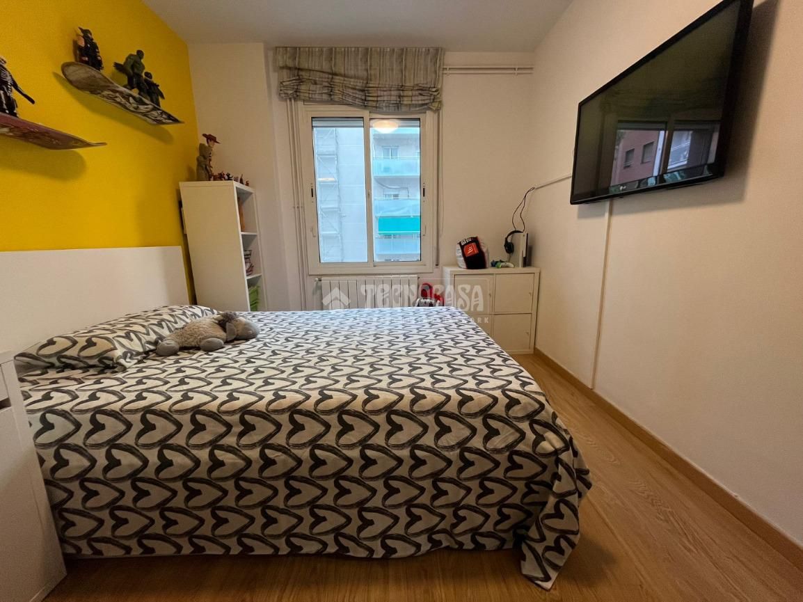 Bedroom of Flat for sale in  Barcelona Capital  with Air Conditioner, Heating and Parquet flooring