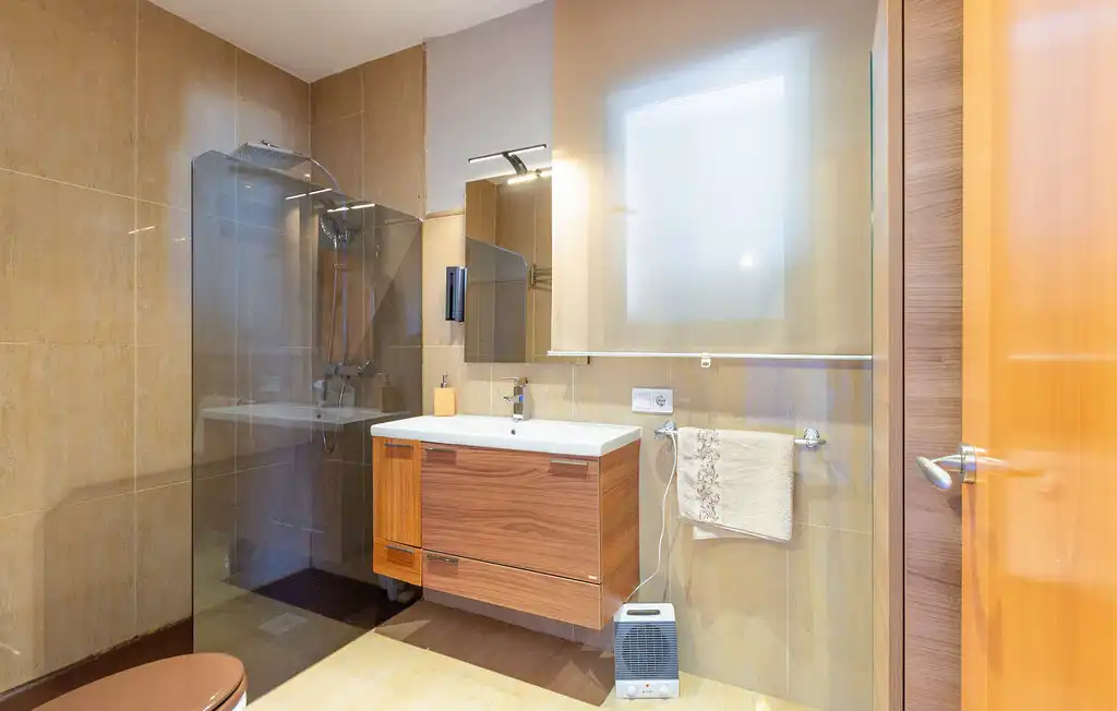 Chalet con terraza en venta en Calle Urba Coto Riñales 119, imagen 7