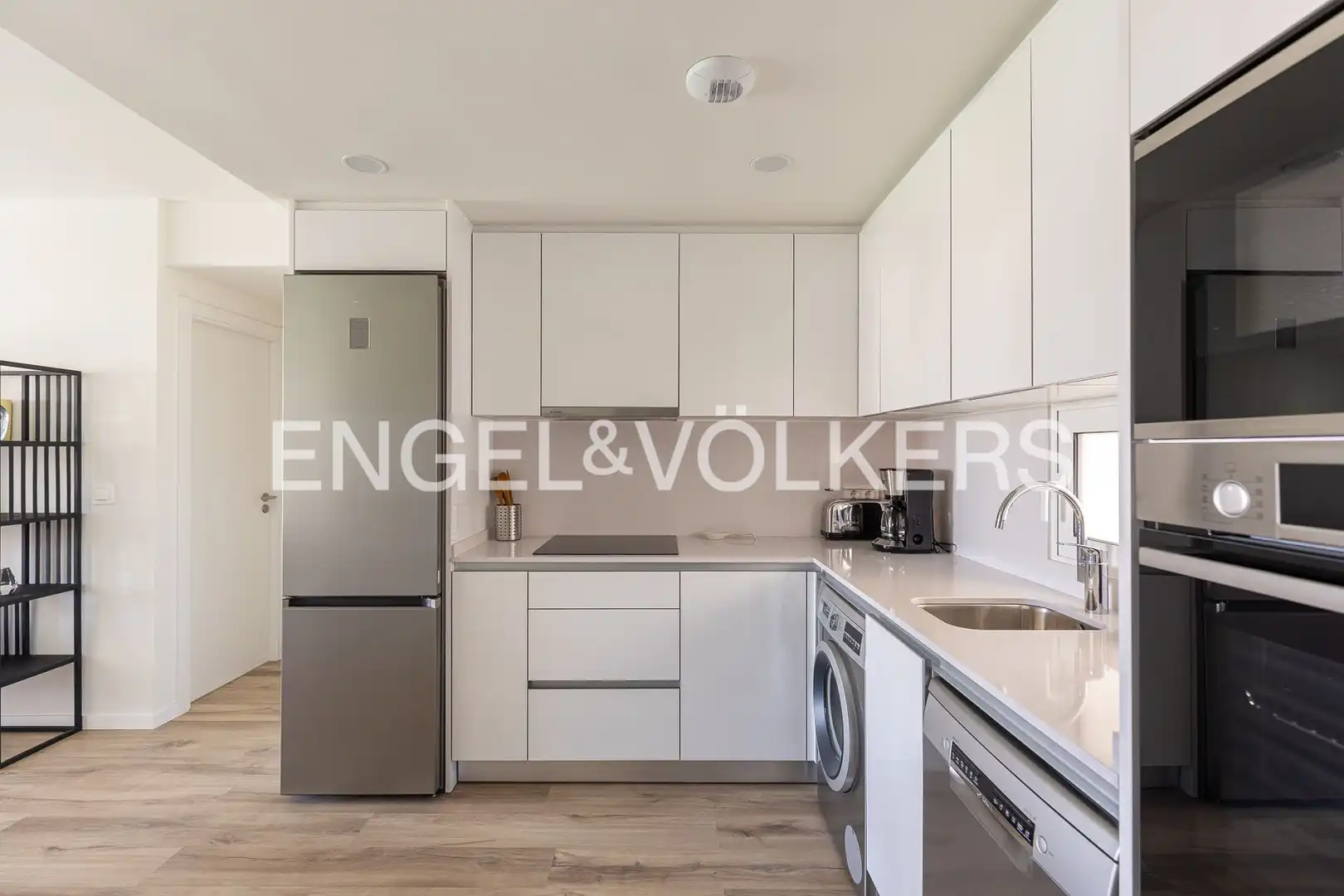 Kitchen of Flat for rent in Madrid  with Air Conditioner, Heating and Private garden