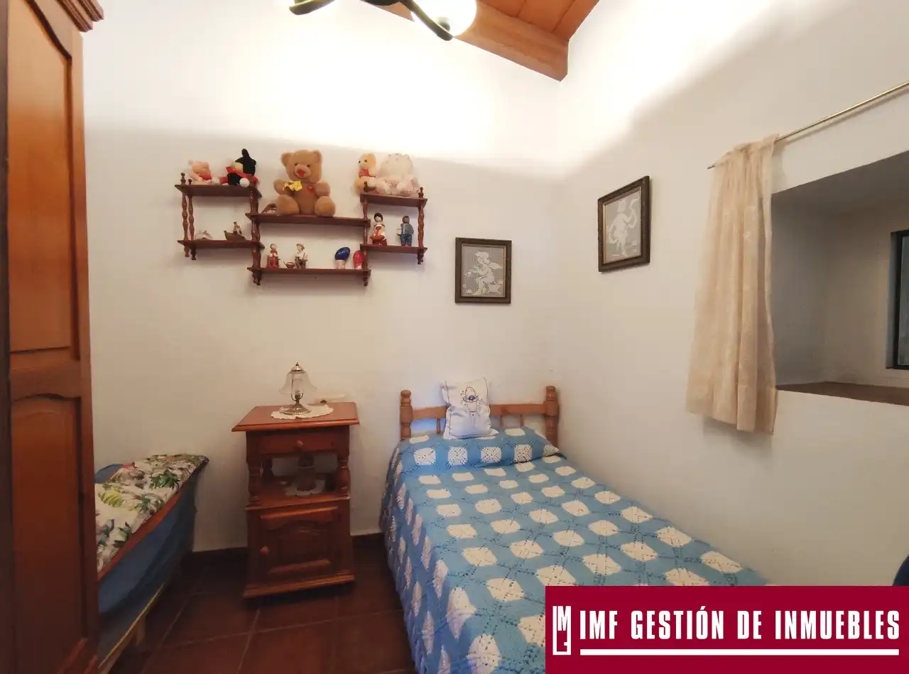 Habitación de Finca rústica en venta en Vélez-Málaga con Jardín privado, Terraza y Trastero