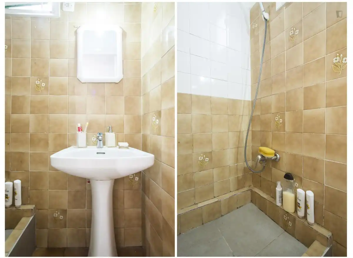 Baño de Apartamento para compartir en Barcelona con Amueblado, Horno y Lavadora