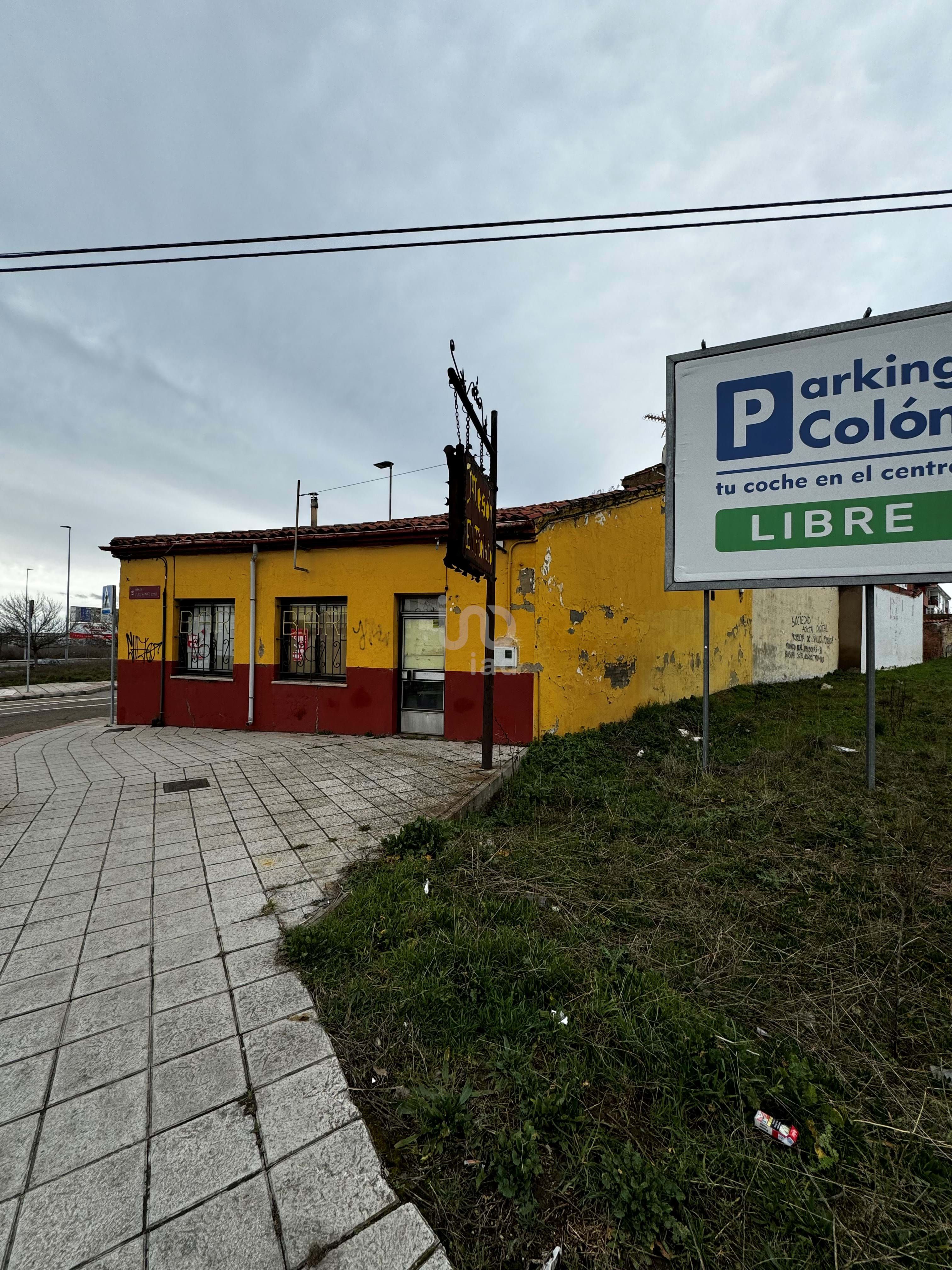 Parking of Flat for sale in León Capital 