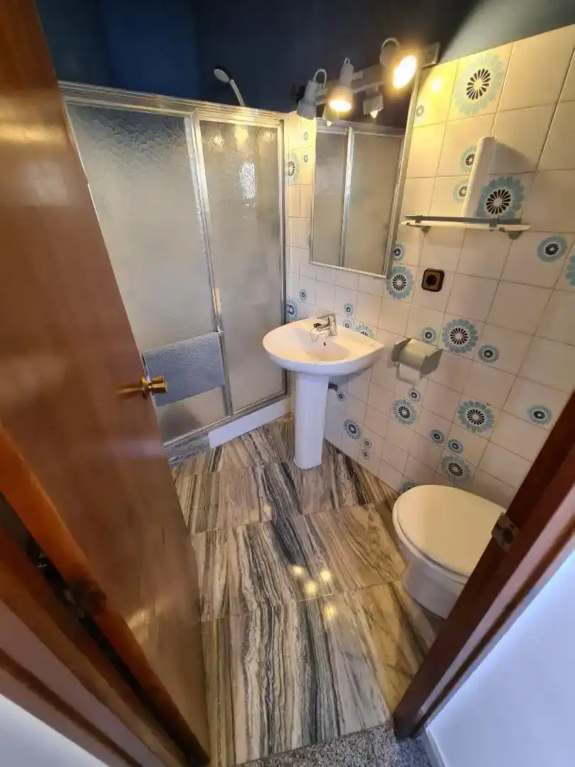 Bathroom of Flat for sale in Vic