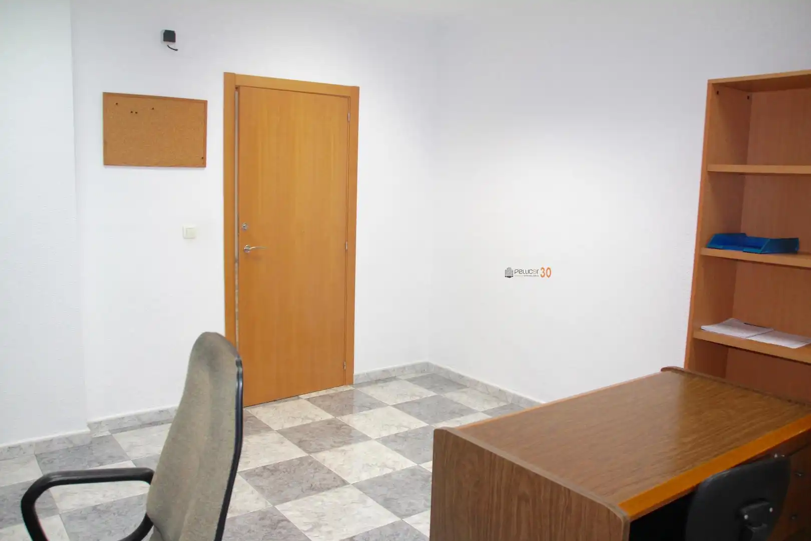 Commercial properties for sale in Benidorm  with Air Conditioner