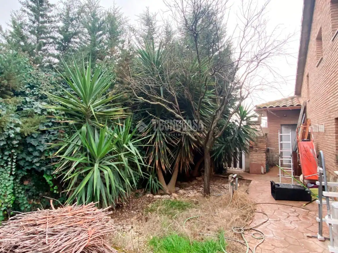 Casa adosada en venta en Sobradiel con Calefacción y Jardín privado