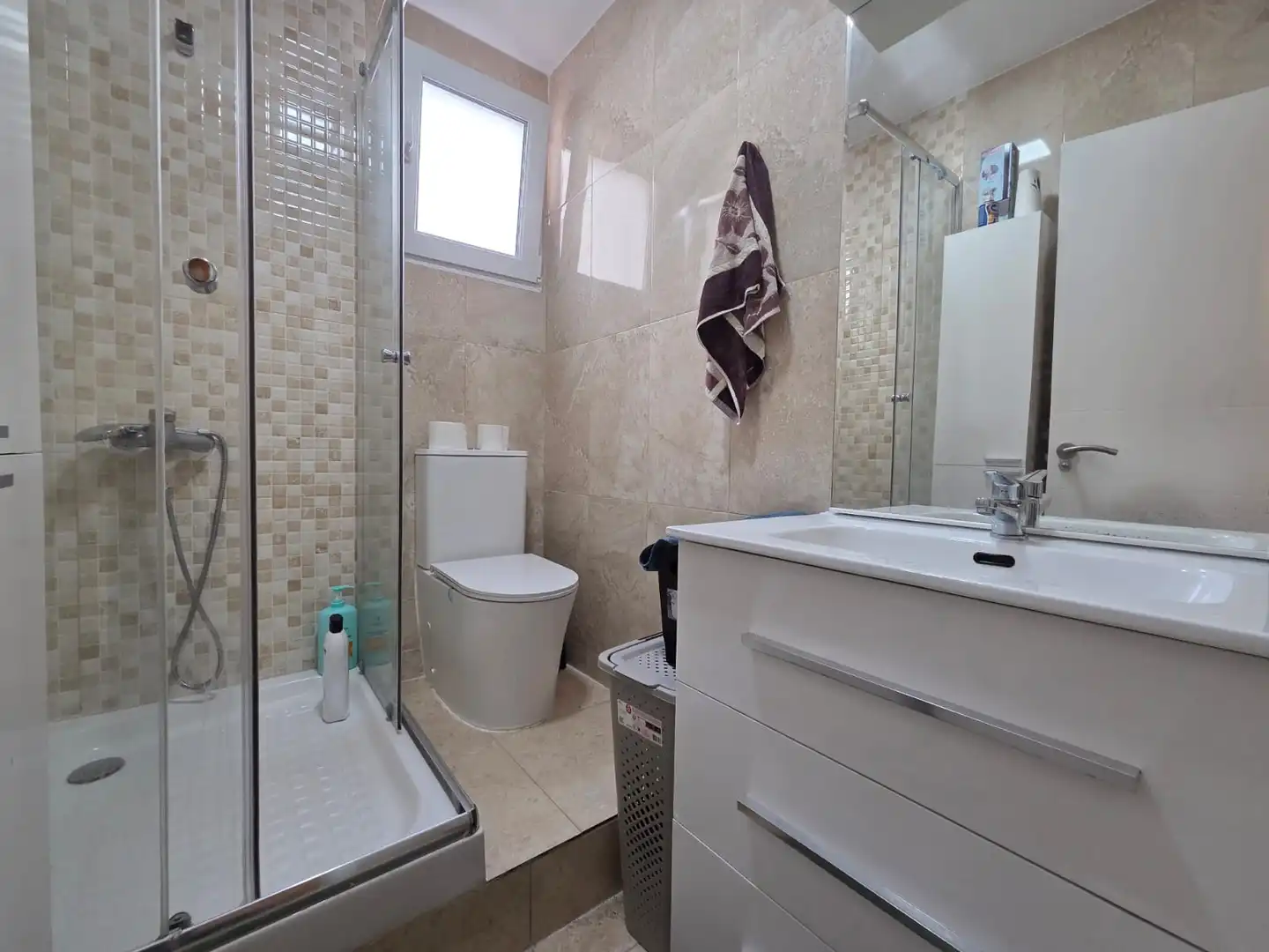 Badezimmer von Wohnung zum Verkauf in Vila-real mit Klimaanlage, Abstellraum und Ofen