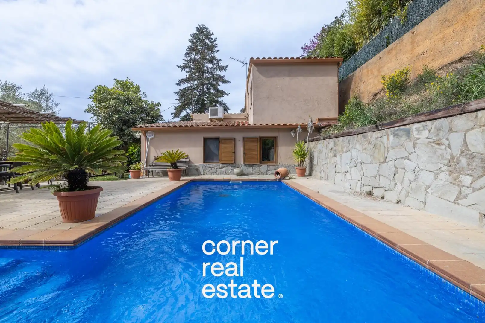Vista exterior de Casa o chalet en venta en Molins de Rei con Aire acondicionado, Calefacción y Jardín privado
