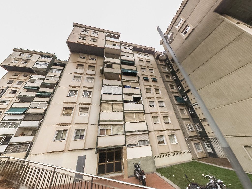 Piso en venta en C/ Ronda La Guineueta, Canyelles