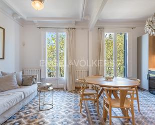 Exterior view of Apartment for sale in  Barcelona Capital  with Air Conditioner, Heating and Balcony