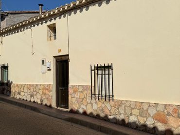 Casa amb jardí en venda a Calle Juventud