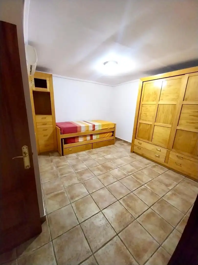 Dormitori de Casa o xalet en venda en Córdoba amb Aire condicionat, Terrassa i Moblat