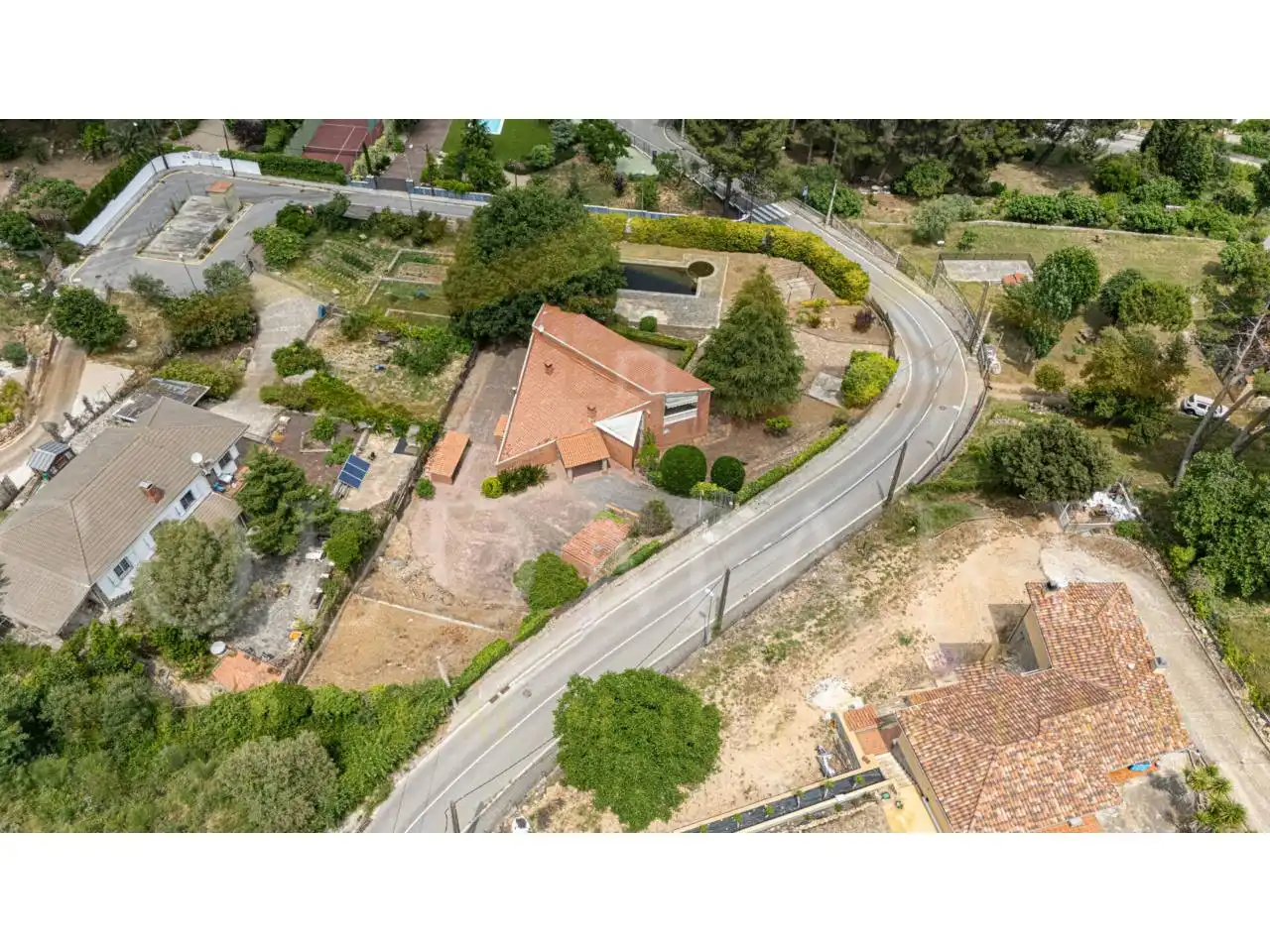 Vista exterior de Casa o xalet en venda en Corbera de Llobregat amb Aire condicionat, Calefacció i Jardí privat