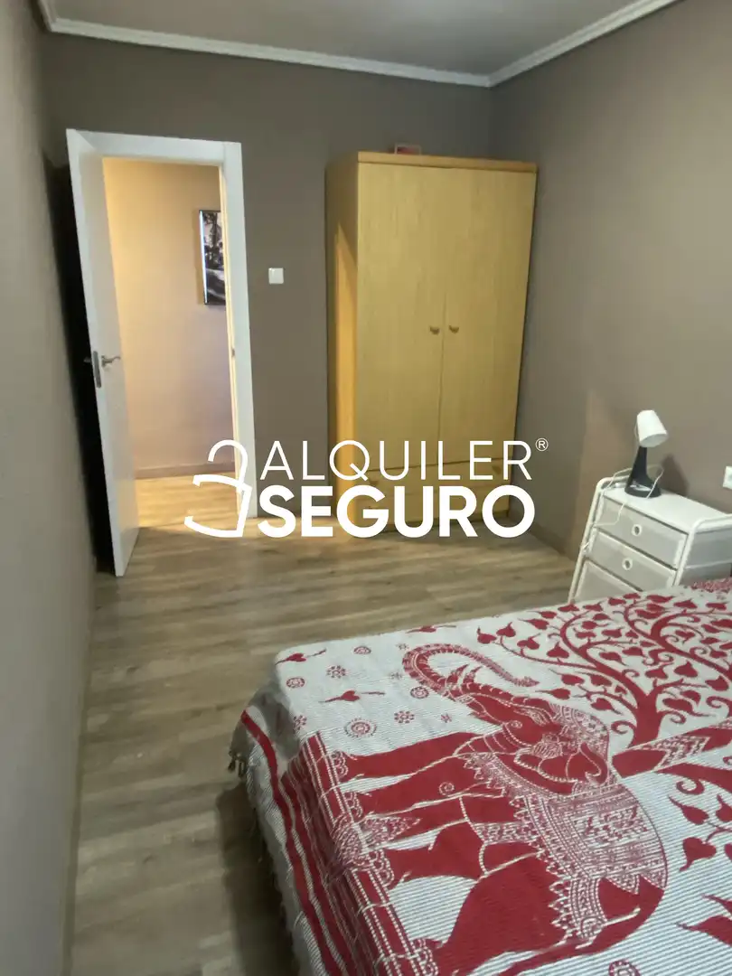 Dormitori de Pis de lloguer en Mislata amb Aire condicionat, Calefacció i Moblat