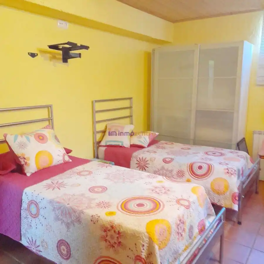 Dormitori de Casa o xalet en venda en Valdepeñas amb Calefacció, Piscina i Jacuzzi