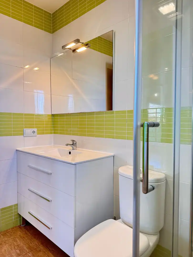 Baño de Ático en venta en Roquetas de Mar con Aire acondicionado, Calefacción y Trastero