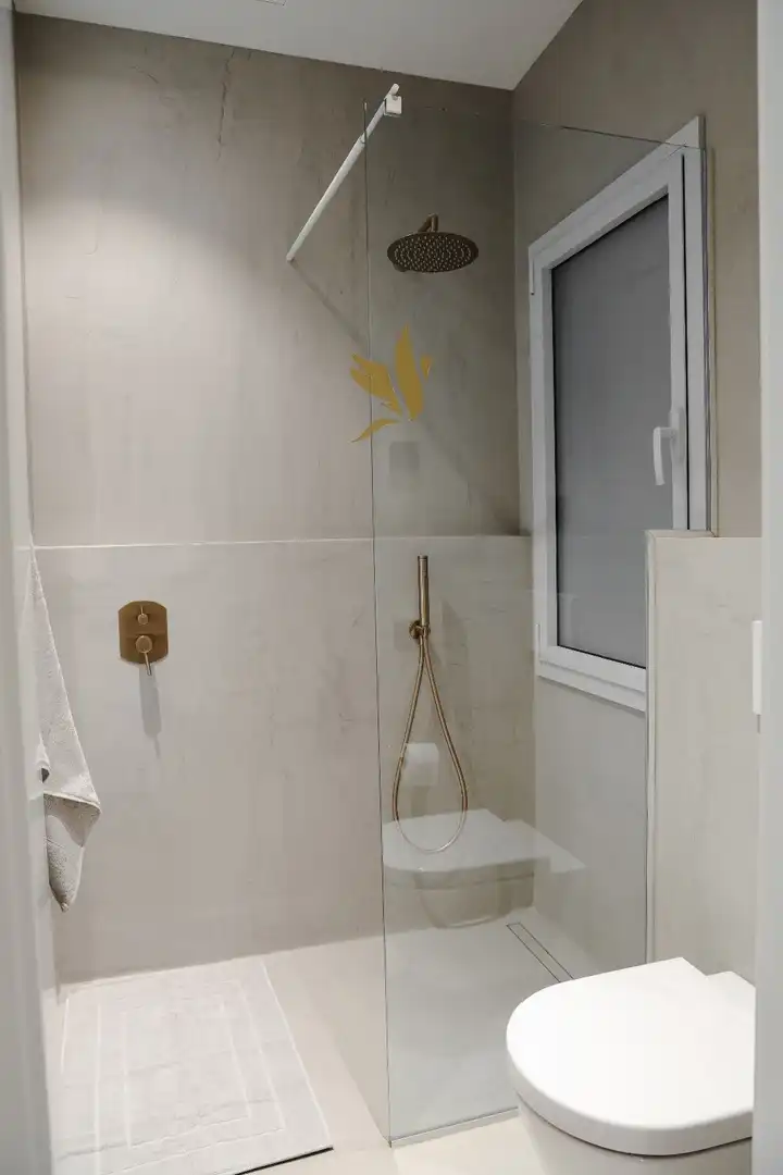 Baño de Piso en venta en Barcelona con Aire acondicionado, Calefacción y Terraza