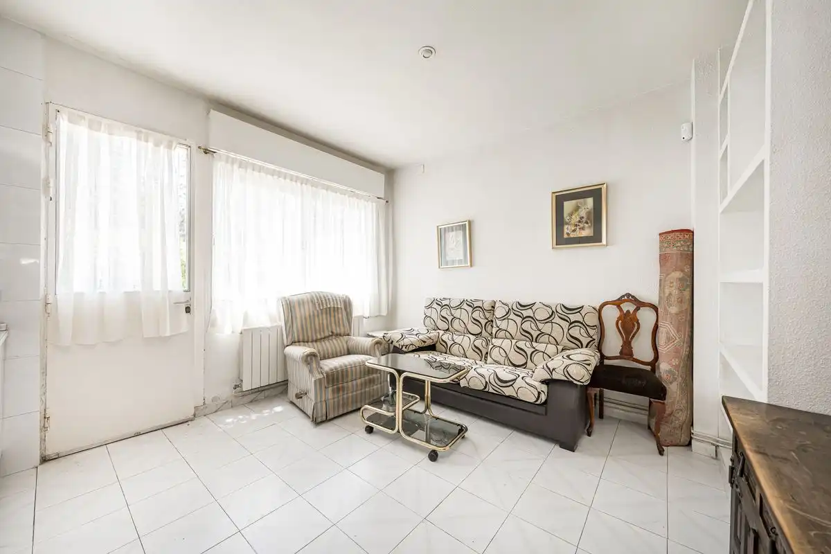 Sala d'estar de Casa o xalet en venda en Madrid amb Aire condicionat, Calefacció i Jardí privat
