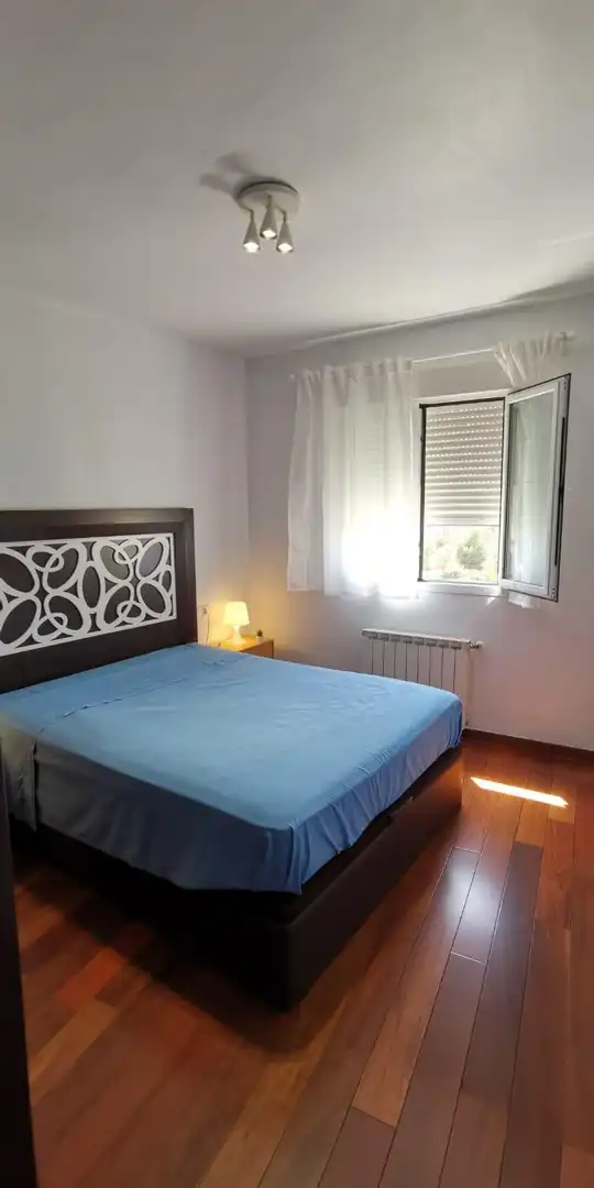 Bedroom of Flat for rent in Granada  with Heating