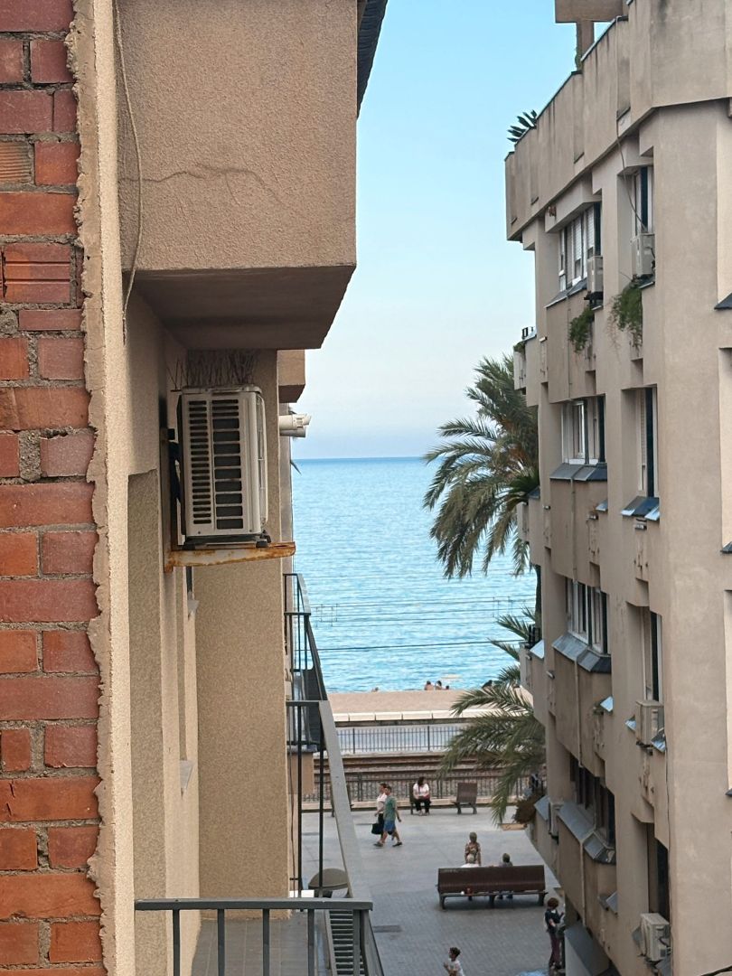 Vista exterior de Pis de lloguer en Badalona amb Balcó
