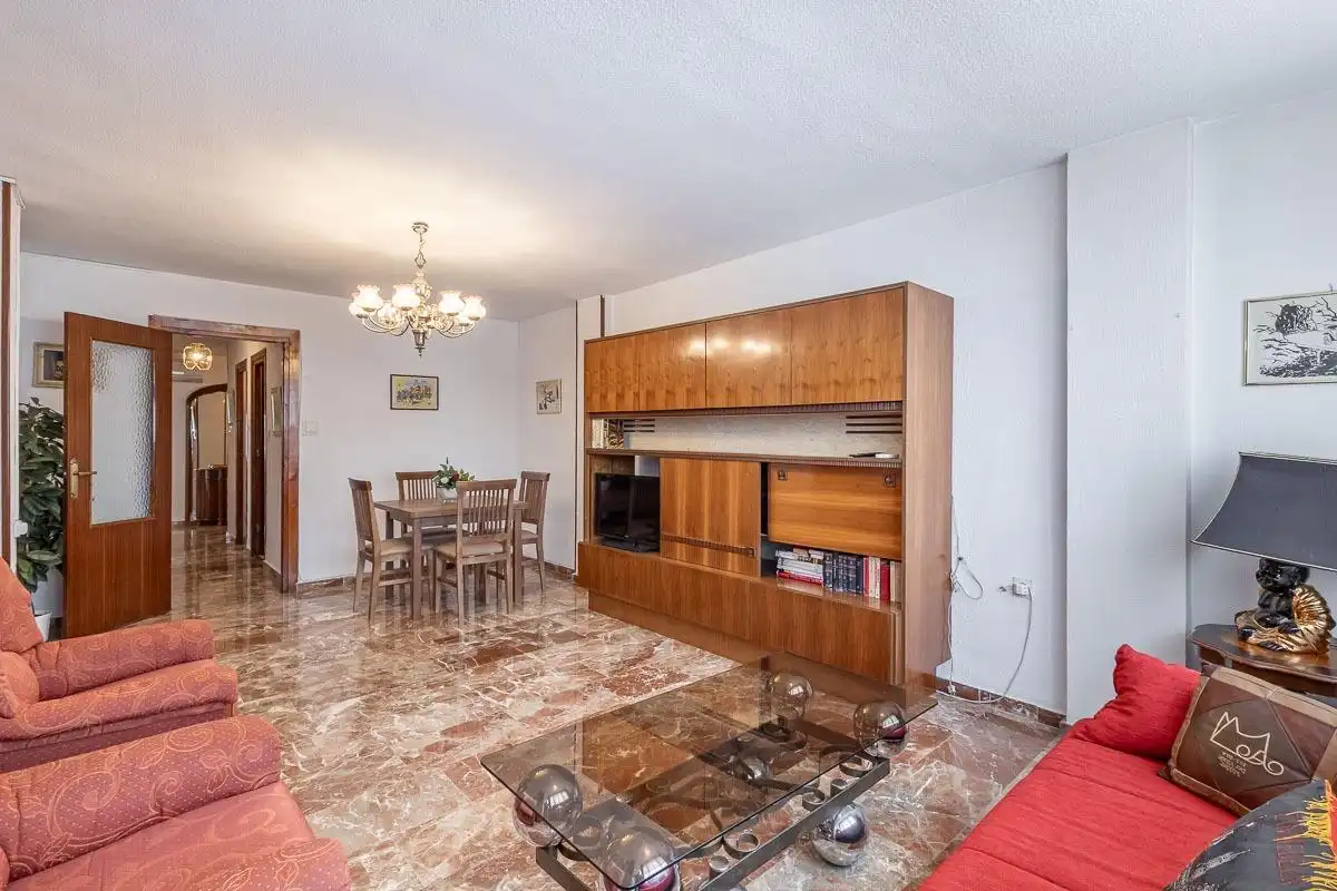 Flat with terrace to rent in Chana, imagen 5