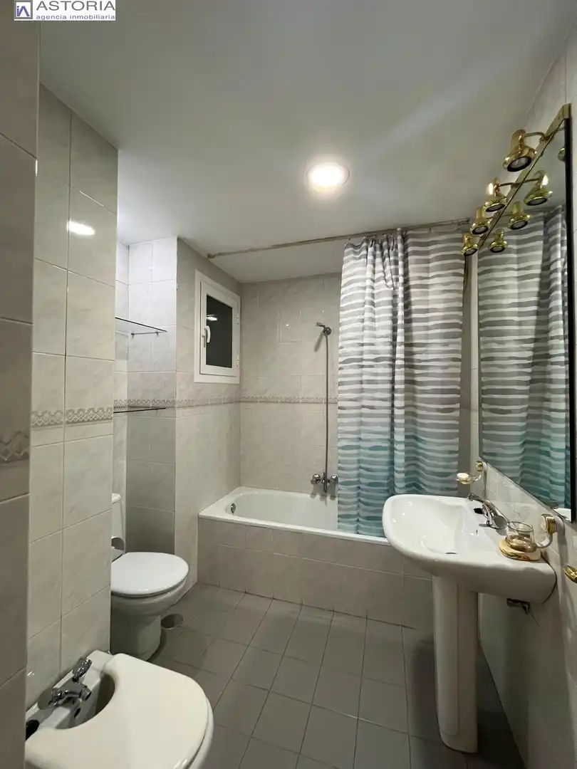 Badezimmer von Wohnung zur Miete in Granada mit Heizung und Terrasse