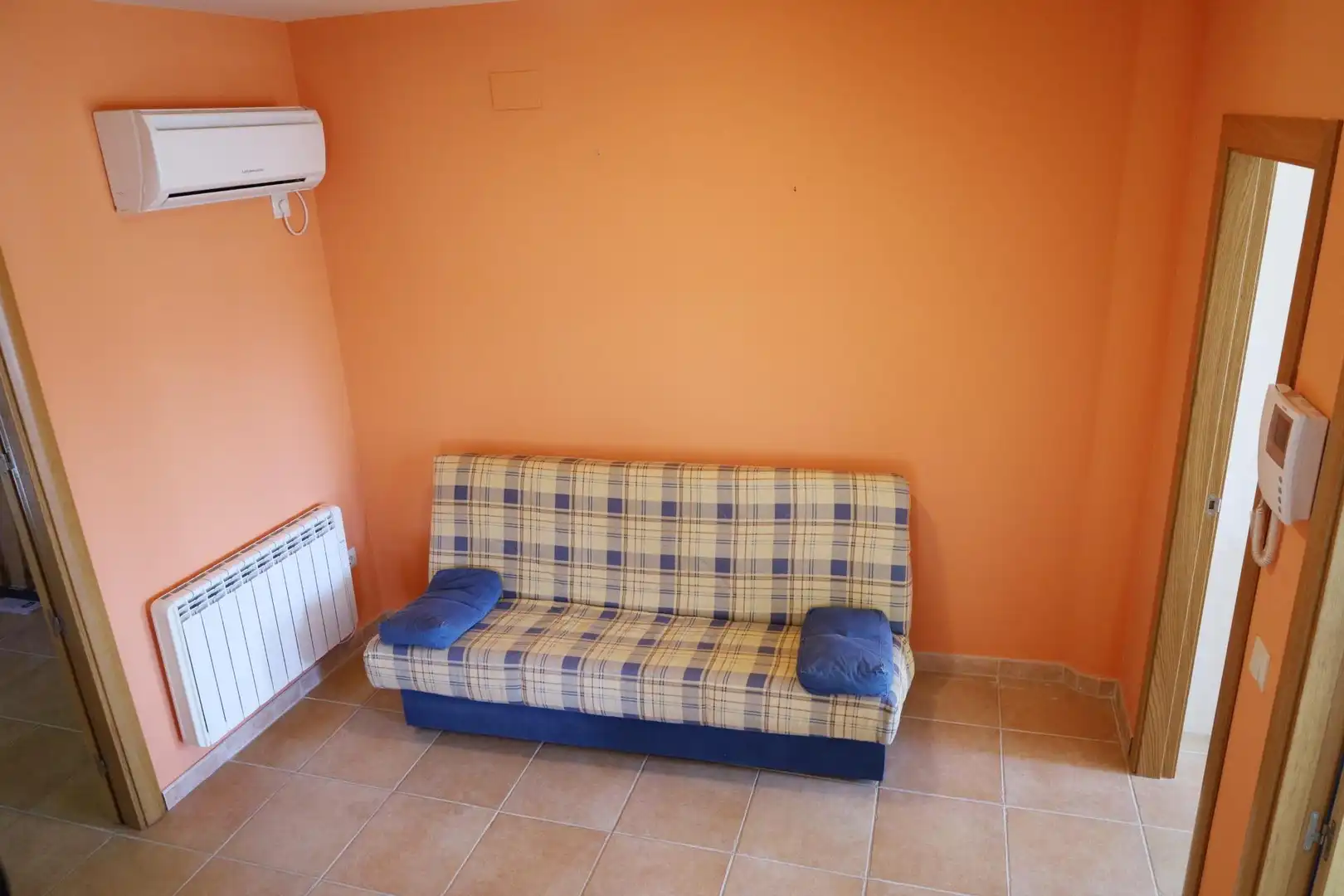 Living room of Houses for sale in Híjar  with Air Conditioner, Heating and Terrace