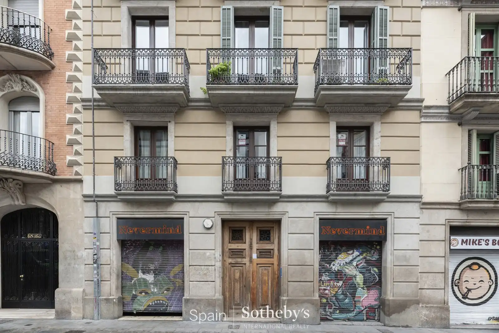Vista exterior de Apartament en venda en Barcelona amb Aire condicionat