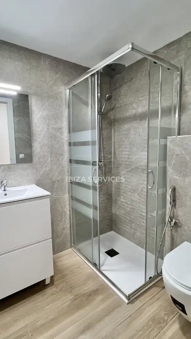 Bathroom of Flat for sale in Eivissa  with Air Conditioner, Private garden and Swimming Pool