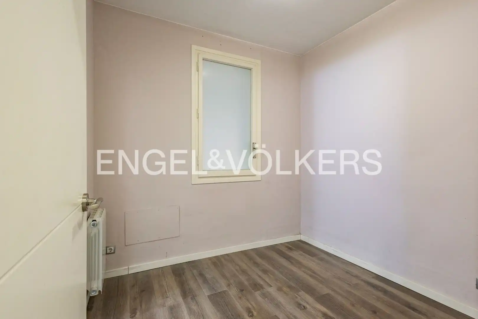 Schlafzimmer von Wohnung zum Verkauf in Barcelona mit Klimaanlage, Heizung und Parkett
