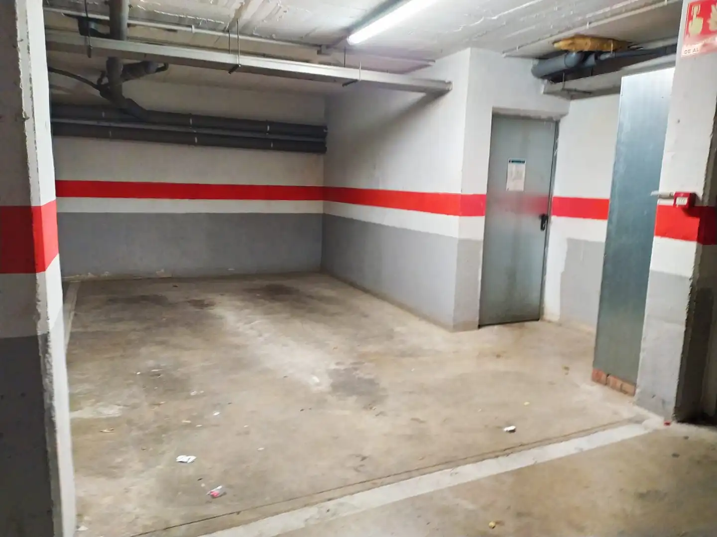 Parking of Garage for sale in Salt