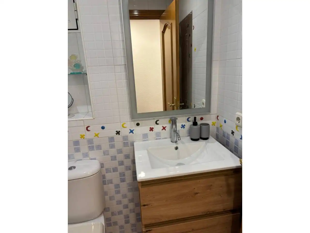 Baño de Piso de alquiler en Alicante / Alacant con Aire acondicionado, Calefacción y Amueblado