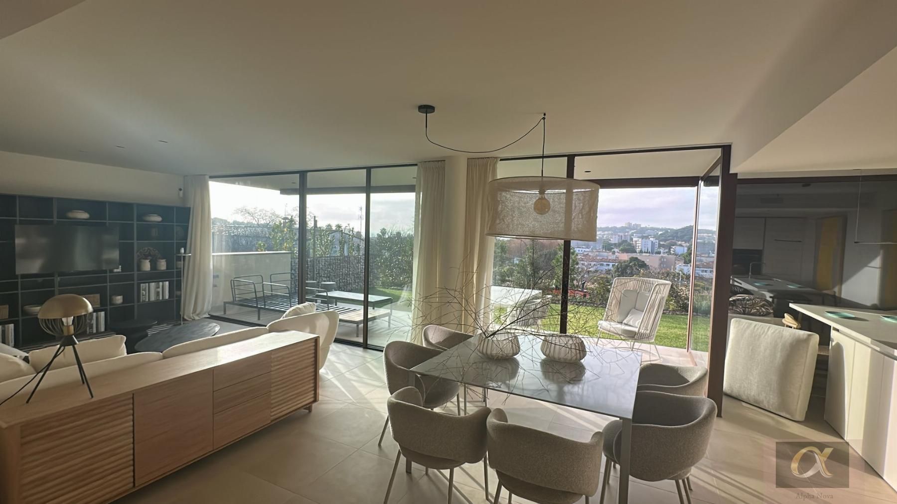 Menjador de Planta baixa en venda en Castell d'Aro, Platja d'Aro i s'Agaró amb Terrassa i Piscina comunitària