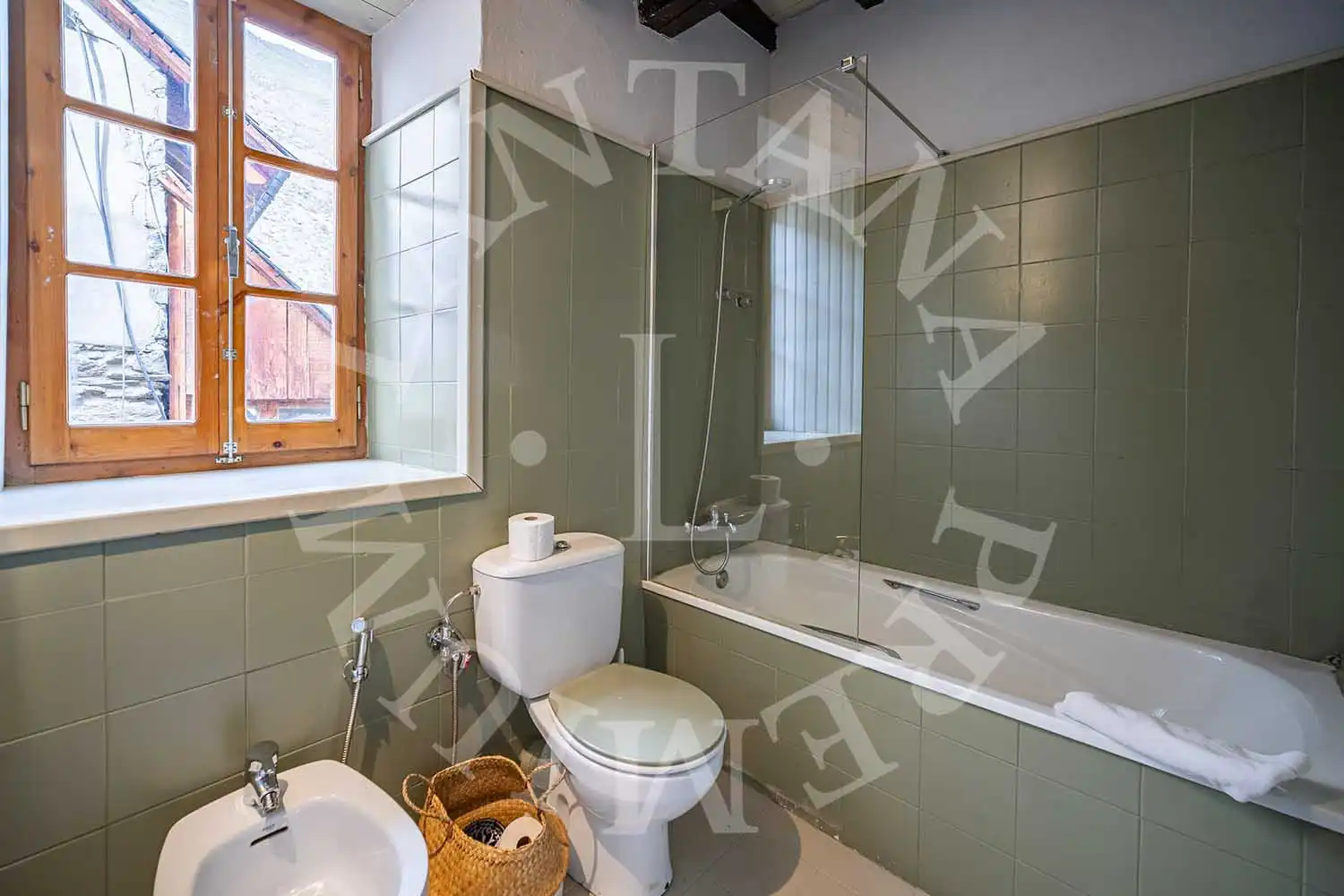 Baño de Finca rústica en venta en Vielha e Mijaran con Calefacción, Jardín privado y Parquet