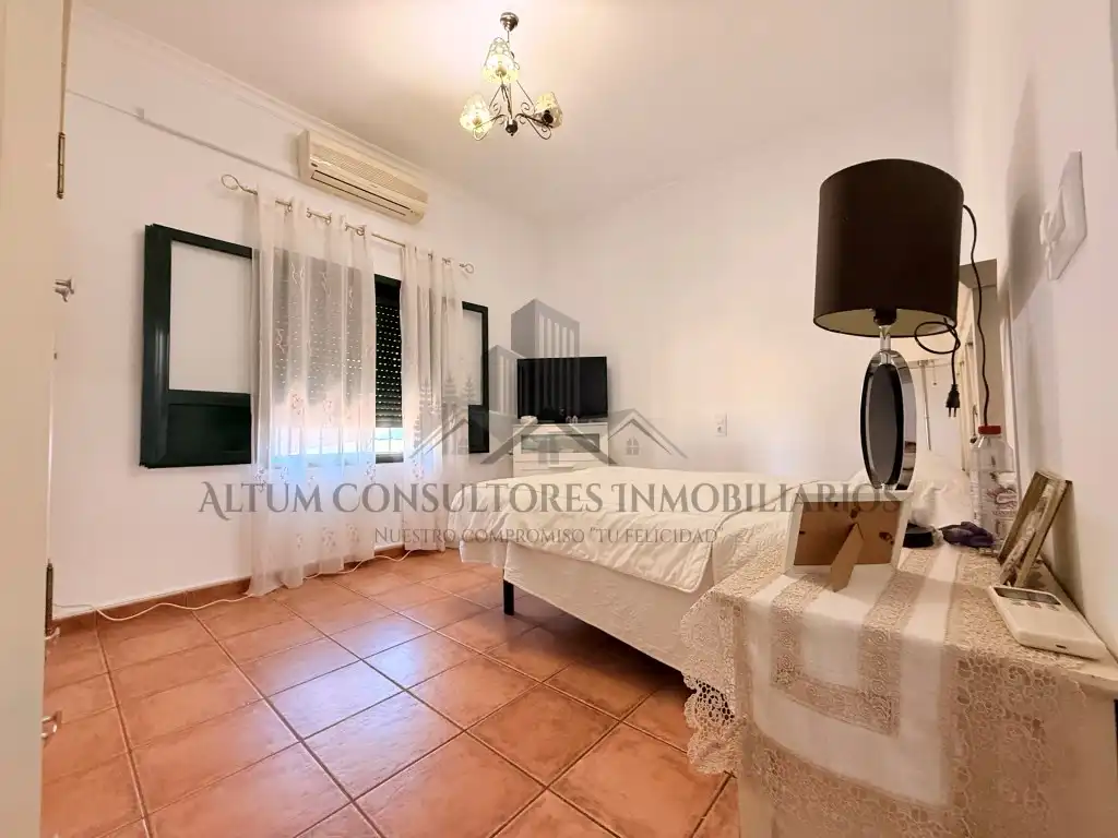Dormitori de Casa o xalet en venda en Alcalá de Guadaira
