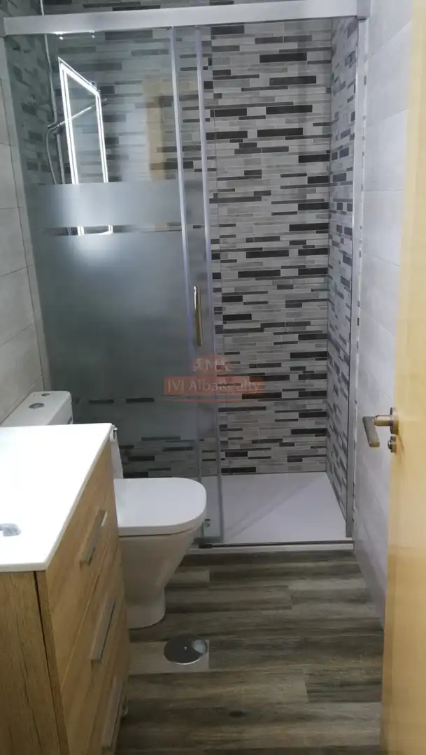 Flat with terrace to rent in Ensanche - Franciscanos, imagen 10