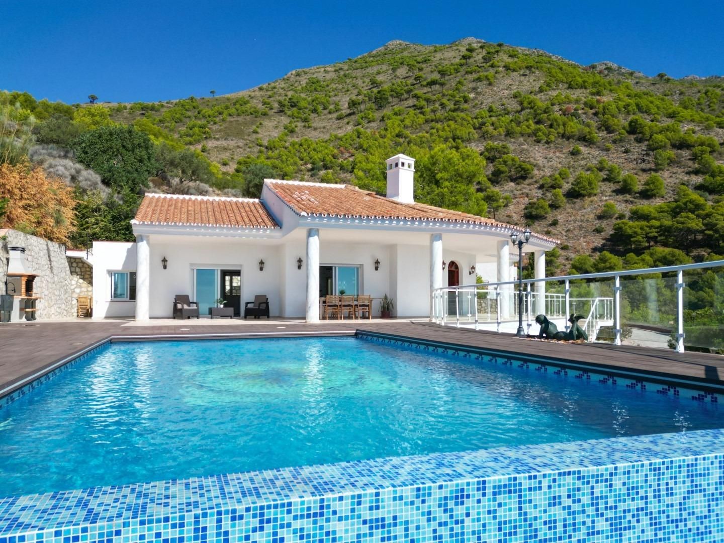 Vista exterior de Casa o xalet en venda en Mijas amb Aire condicionat, Calefacció i Jardí privat