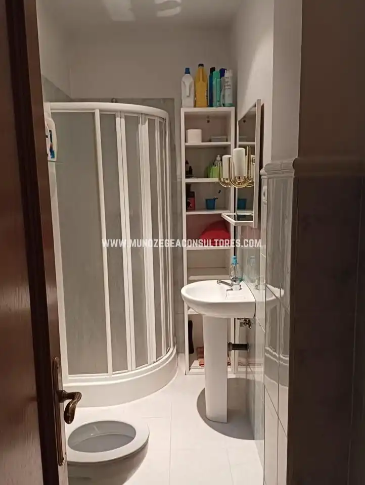Badezimmer von Wohnung zum Verkauf in Lucena mit Klimaanlage, Terrasse und Abstellraum