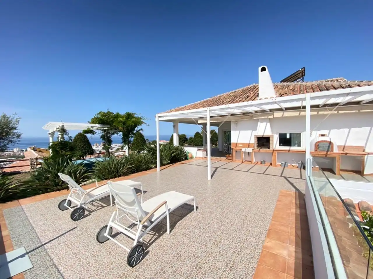Terrassa de Casa o xalet en venda en Torrox amb Aire condicionat, Jardí privat i Traster