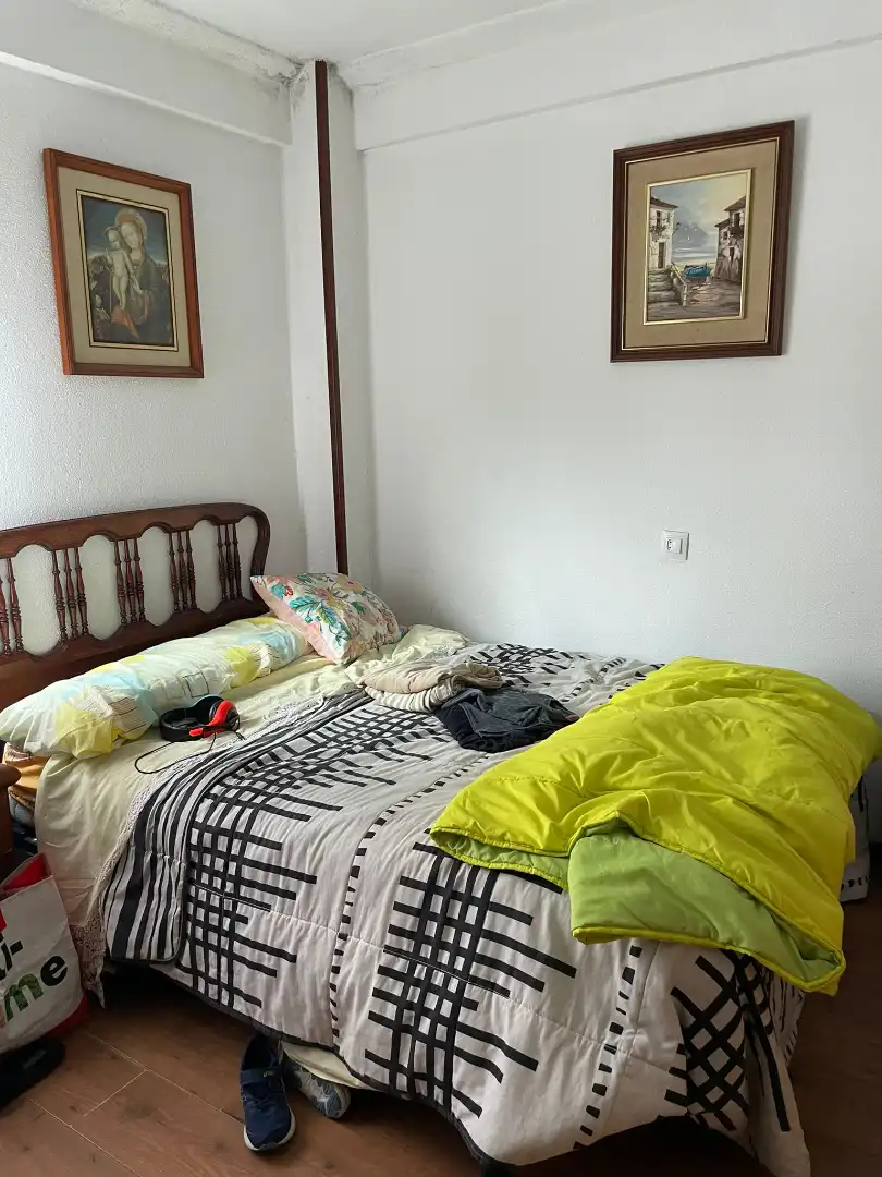 Bedroom of Flat for rent in Santiago de Compostela   with Furnished