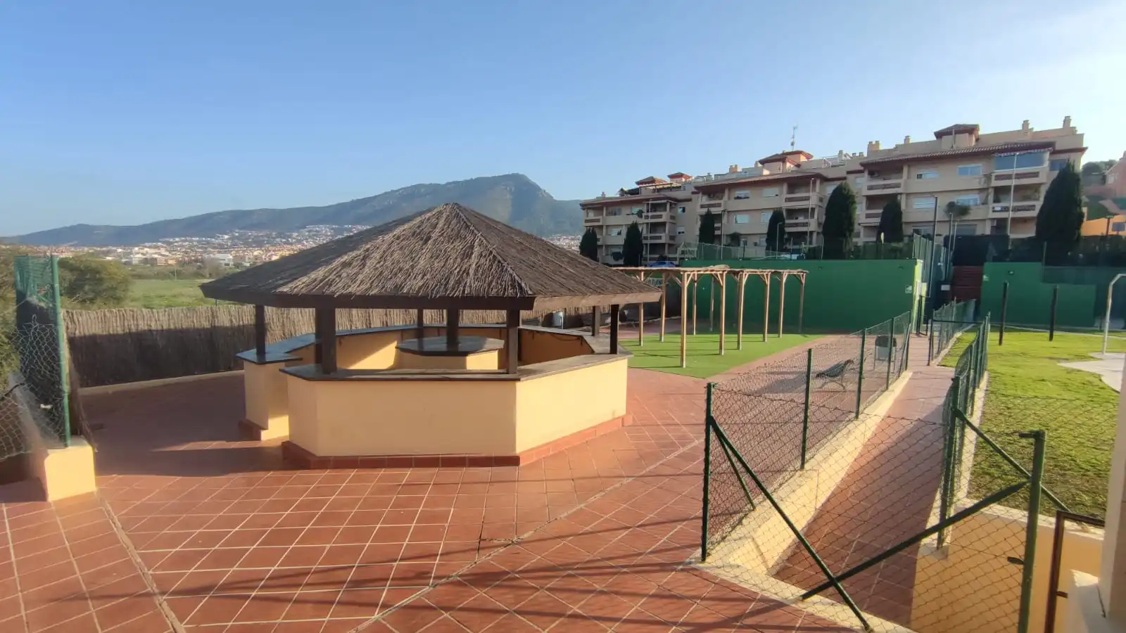Außenansicht von Wohnung zum Verkauf in Alhaurín de la Torre mit Terrasse, Möbliert und Gemeinschaftspool