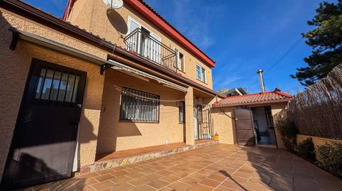 Foto 2 de Casa adosada en venda a Calle de Costa Rica, La Cabrera, Madrid